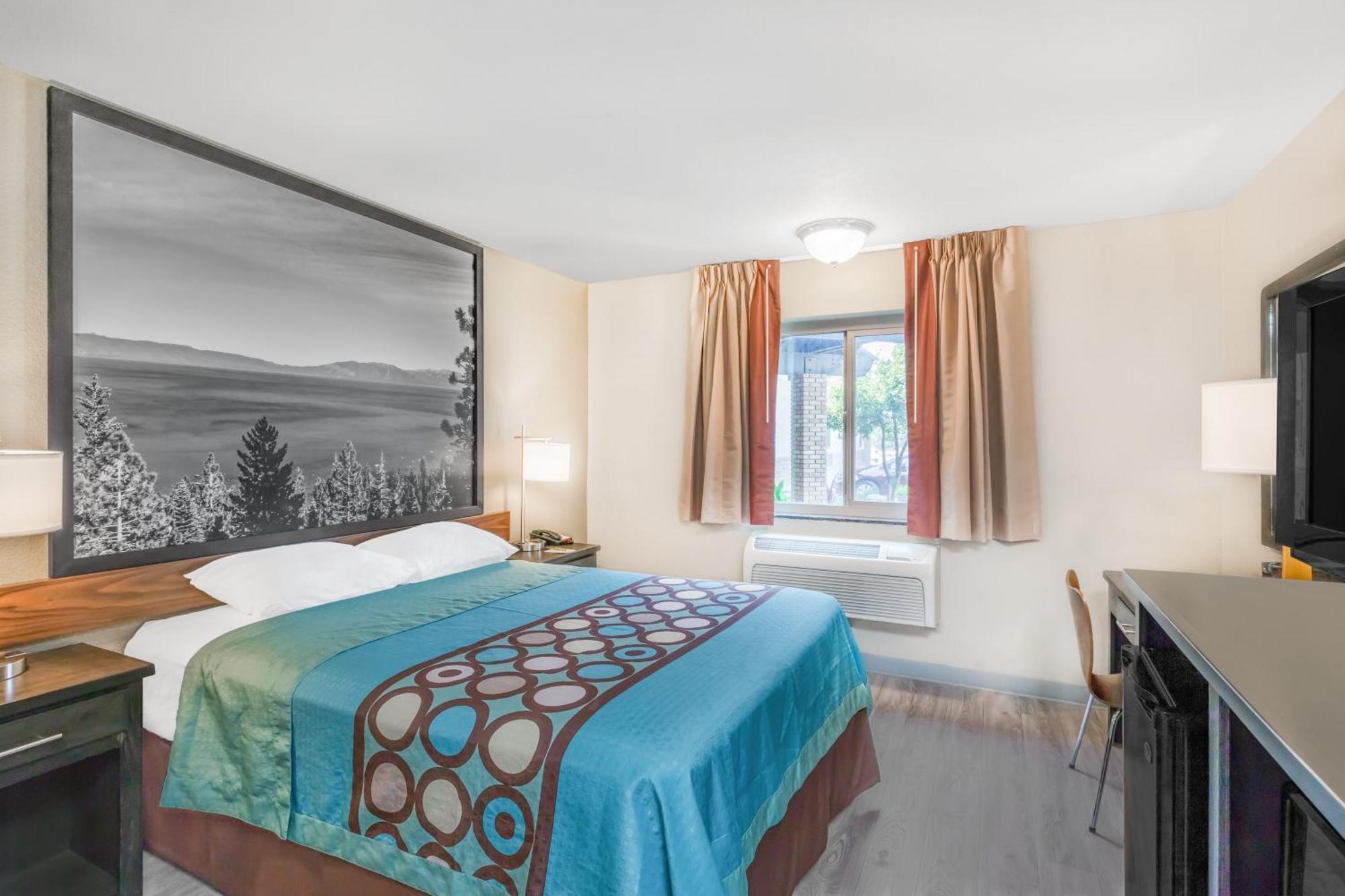 Super 8 By Wyndham Redding Hotel Екстериор снимка
