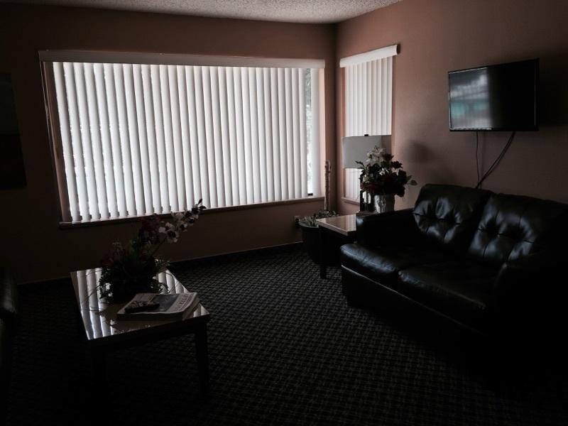 Super 8 By Wyndham Redding Hotel Екстериор снимка
