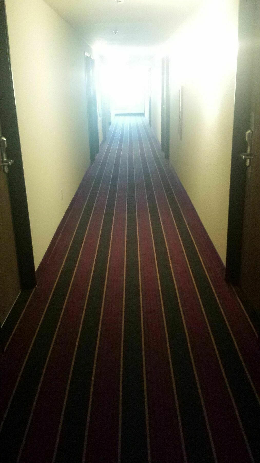 Super 8 By Wyndham Redding Hotel Екстериор снимка
