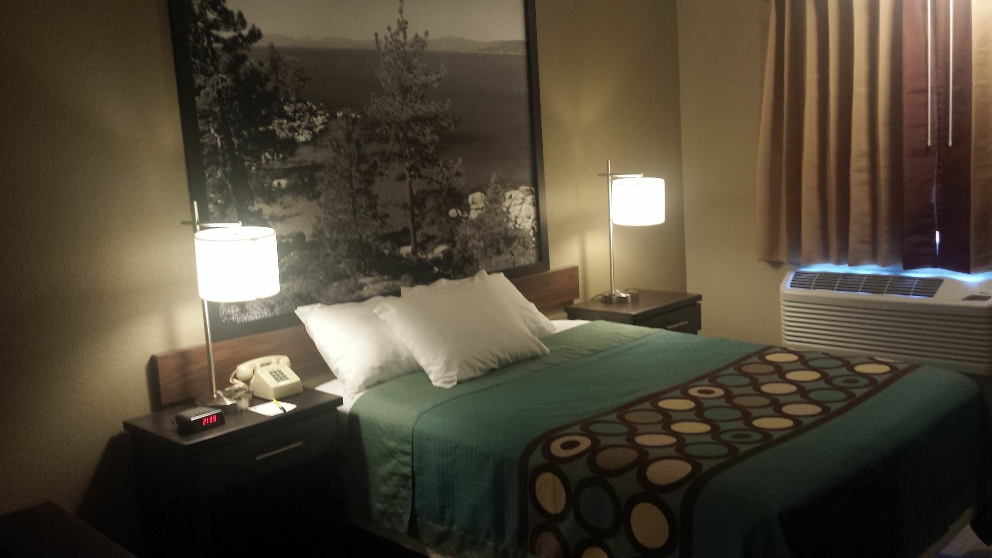 Super 8 By Wyndham Redding Hotel Екстериор снимка